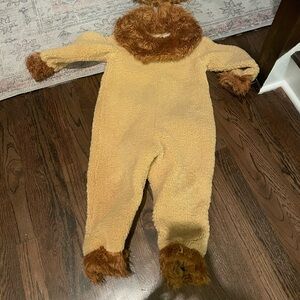 Pottery Barn cowardly lion from the wizard of oz costume for kids size 4-6